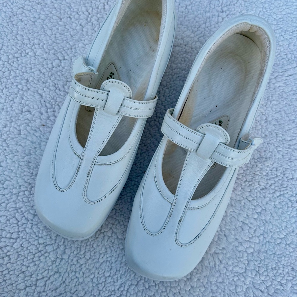 24 Hour Comfort Womens Wide Width Shoes Leather Sz. 9.5WW